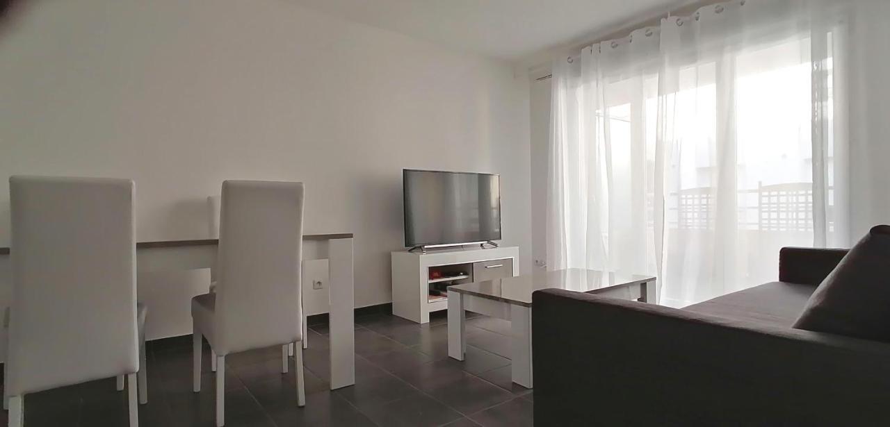 Bright 45M In A Lively Area Apartment Nice Exterior photo